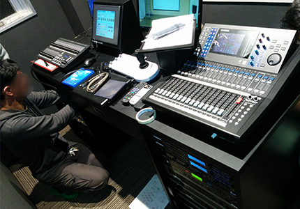 ミキサー卓とその周辺