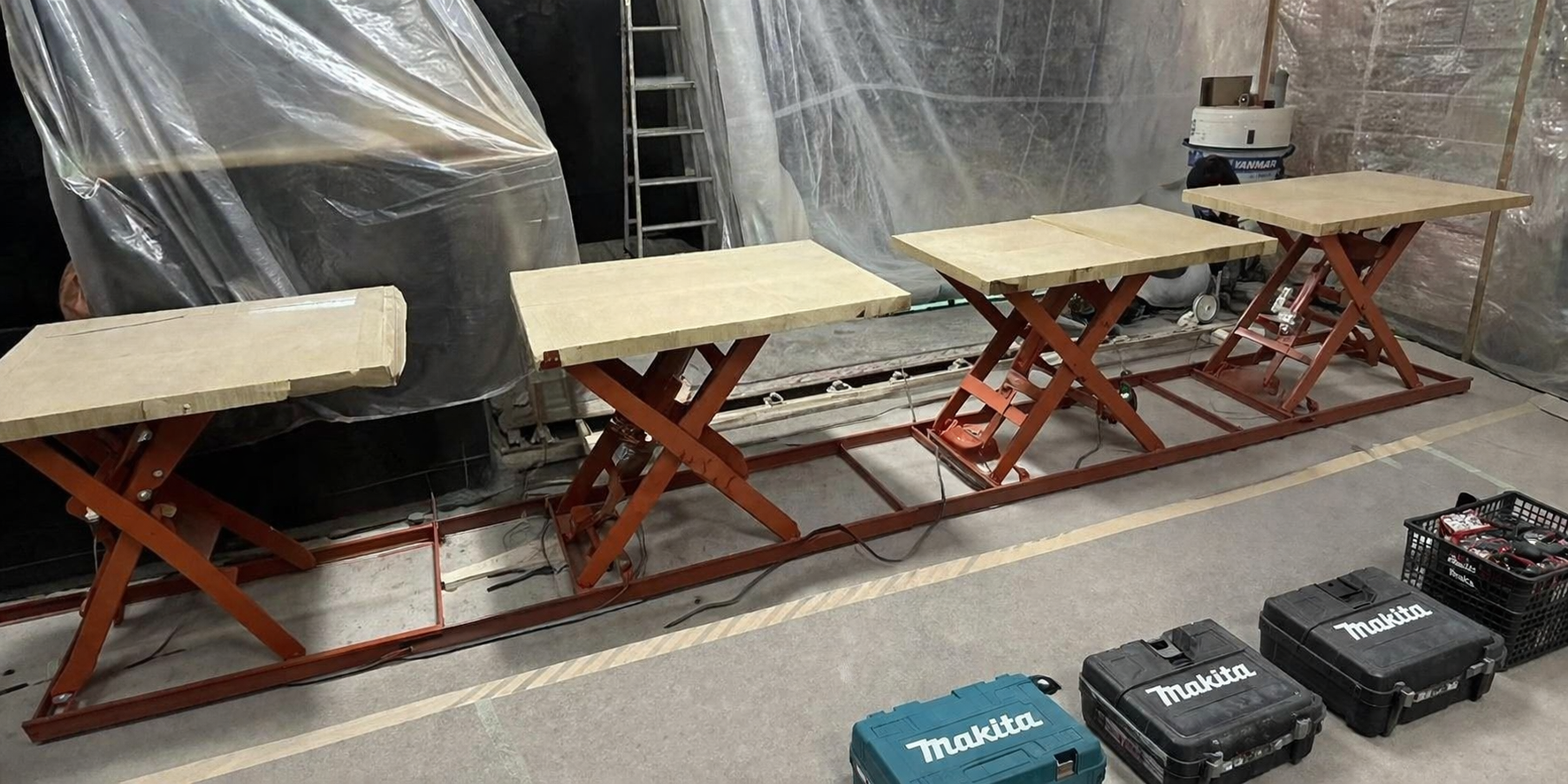 舞台装置（工事中）